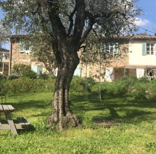فندق مبيت وإفطار Le Molina Massa e Cozzile